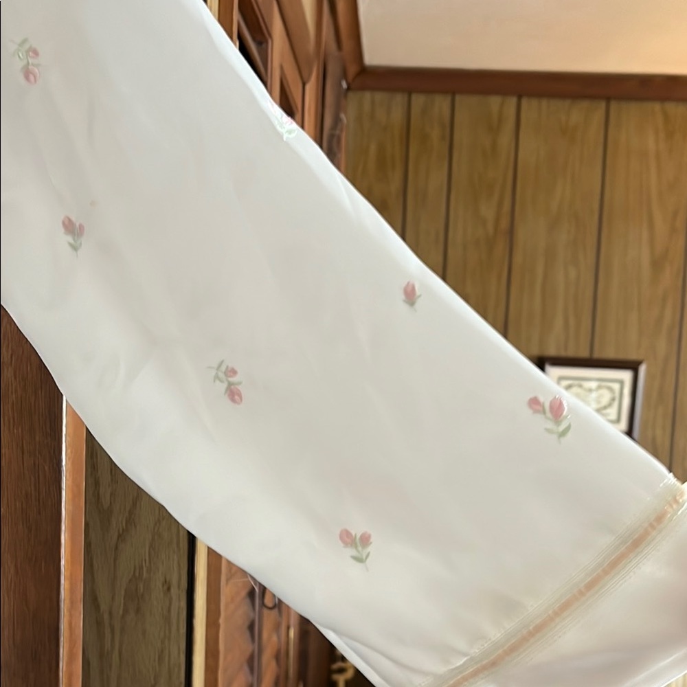 Morgan Taylor White Floral Robe - Picture 4 of 8